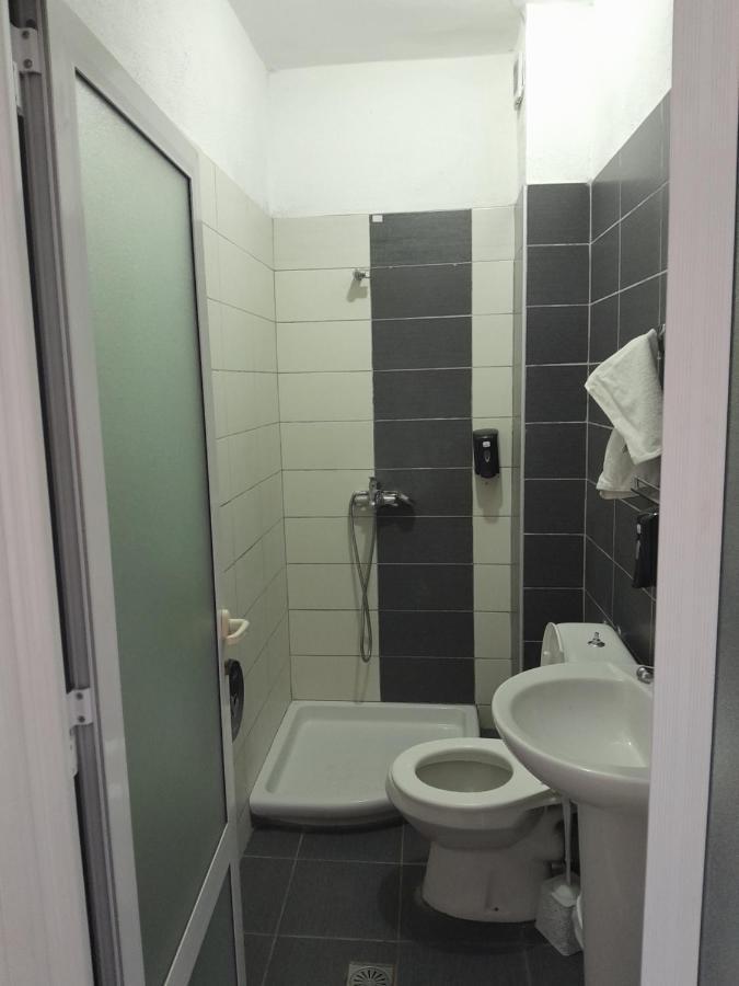 Hotel Yjet Pogradec Eksteriør bilde